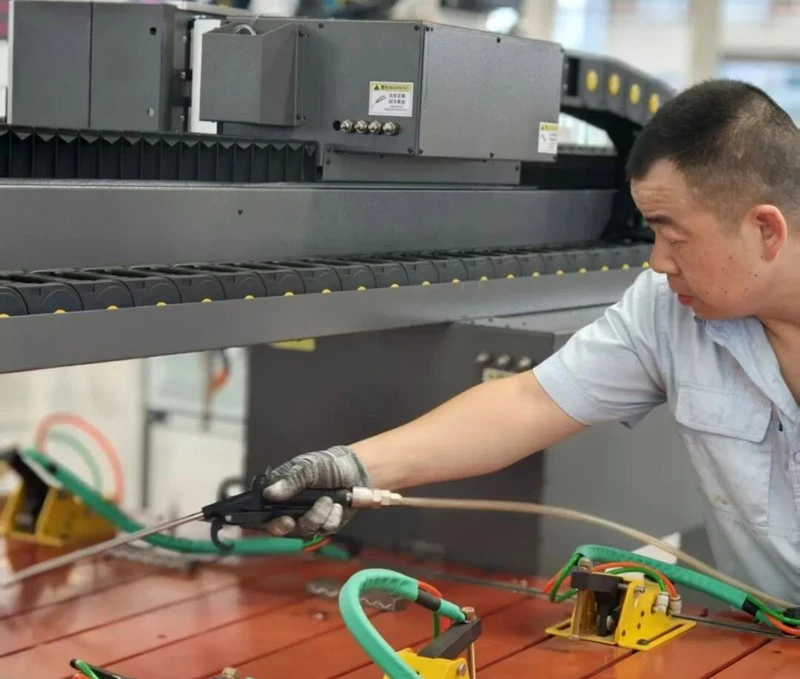 CNC Stud Welding Machine CNC Stud Welding Machine